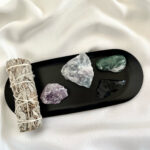 Dobranie kryształów do daty urodzenia za pomocą kart i wahadła